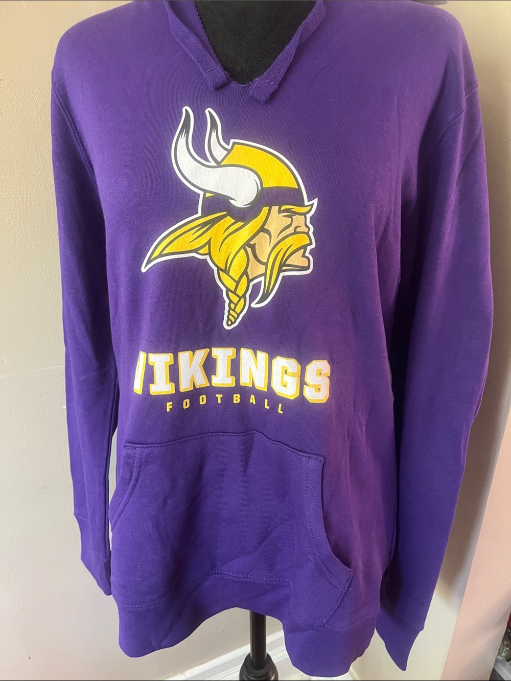NWT NFL Purple Vikings V neck Hoodie with pocket  Vikings Logo Med